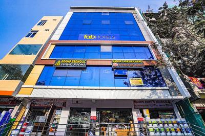 Fabhotel Grand Broholic