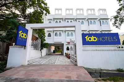 Fabhotel Prime Vallabh Villas