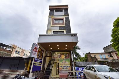 Fabhotel Dr Green'S