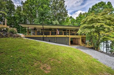 Hiawassee Getaway w/ Hot Tub, Deck & Lake Access!