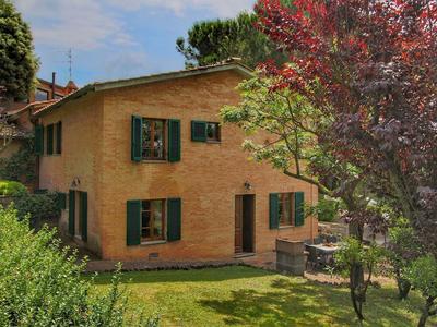 Holiday Home for 8 Guests