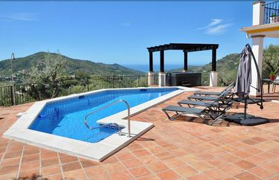 Villa El Dorado B&B and Wellness