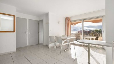 Apartment With Pool Access, Agde