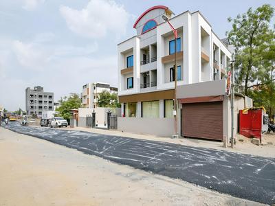 OYO 13810 Hotel The Gentleman