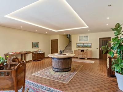 Belvilla by OYO Charming Apartment in Brez With TV