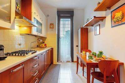 Cozy Eur Apartment With Central Location