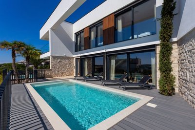 Villa Yana with Pool and Sea View