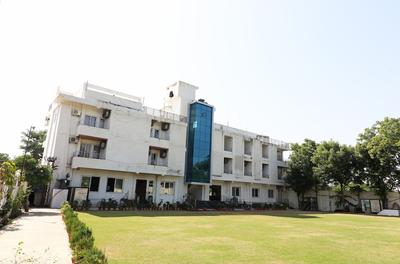 OYO 24123 Maha Nandini Resort
