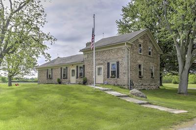Historic Ottawa Lake House: Deck, Barn + 96 Acres!