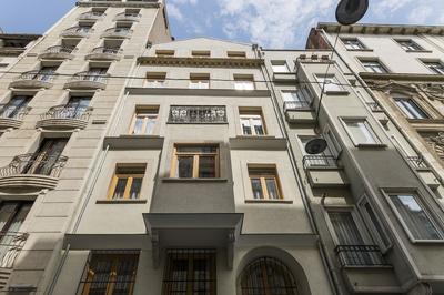 Amalia Flats by Oval