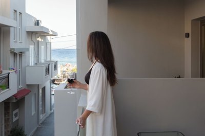 Armonia Seaview Suites