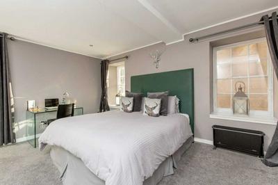 Beautiful, Newly Decorated Flat on the Royal Mile! photo 4