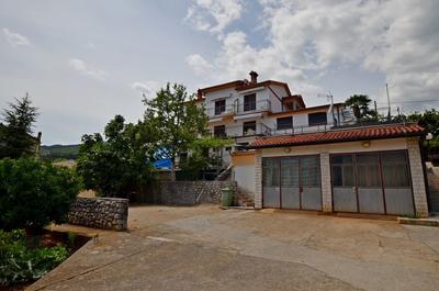 Apartments Elza