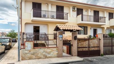 Elegante Villa in Città Vicino al Mare - Climatizzata - Wi-fi