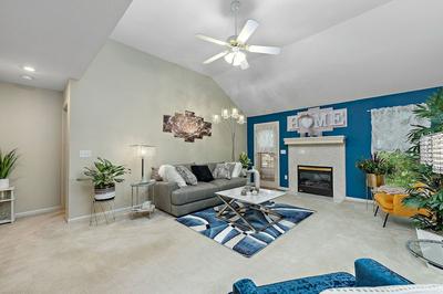 Beautiful Townhome 11 Minutes To Downtown 3 Bedroom Townhouse