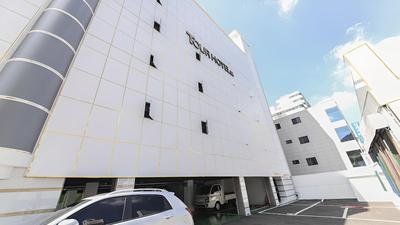 Tour Hotel