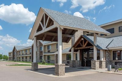 New Prague Inn & Suites