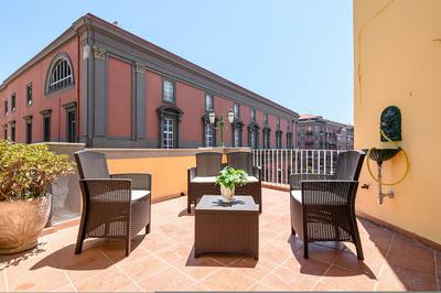 Into Mann in Naples With 5 Bedrooms and 5 Bathrooms
