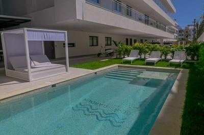 Incredibly Beautiful Condo Just Steps to the Beach