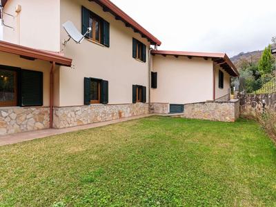 Valley View Villa in San Mango D'aquino with Hot Tub