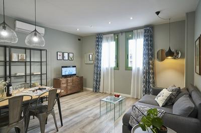 AinB Las Ramblas Colón Apartments