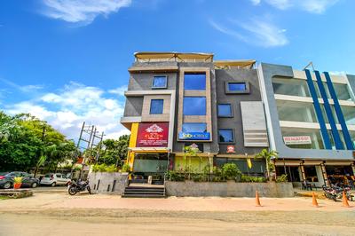 FabHotel Eleven Heights