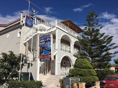 Amoudi Studios Apartments Hotel