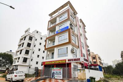 Fabhotel White House I