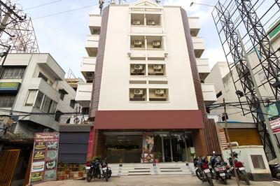 OYO 6651 Hotel Srujana Stay Inn