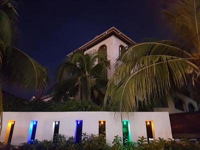 D'Feringghi Haus Hotel & Restaurant