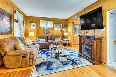 1 Mi to Dtwn: Colorful Binghamton Home