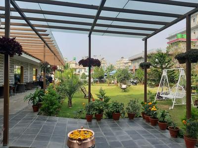 Hotel Crown Himalayas