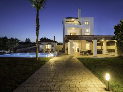 Villa on Island With Private Pool, Garde, Terrace, Parking