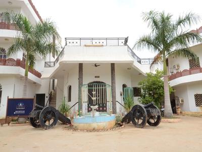 OYO 17368 Ranibagh Palace