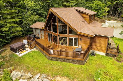 3BR Home w/ Private Hot Tub, Kayaks & Lake Views