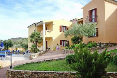 Apartment in Tamarispa With Garden Furniture