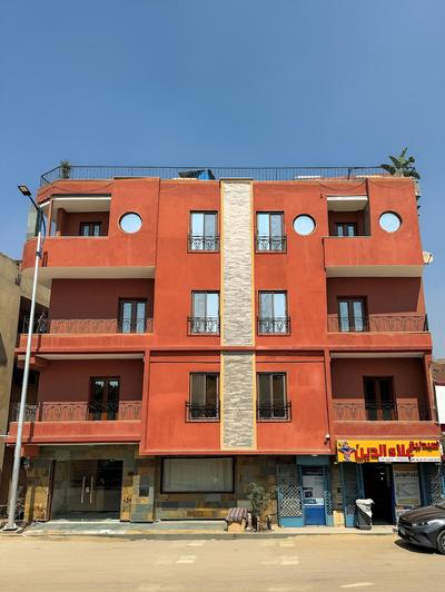 Palm Desert Pyramids Hotel