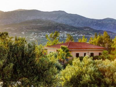 Sprawling Vlilla in Malades
