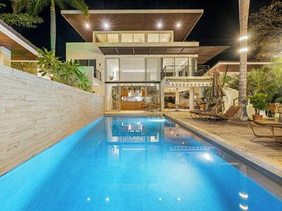 Mother Earth Vegan Hotel & Restaurant