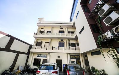 OYO 30231 Hotel Anshu