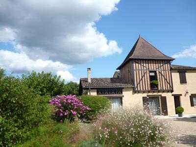 Les Sureaux