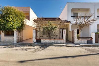 1749 Villetta Alessandra