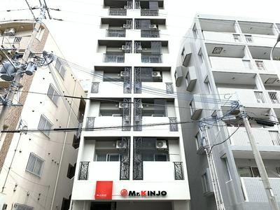 Mr.KINJO Miki24 in front of Makishi Station