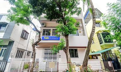 FabHotel Moon Residency