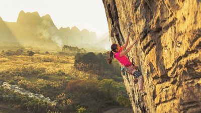 Yangshuo Singingriver climbers house