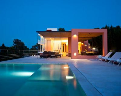 Beautiful Villa in Inviting Space