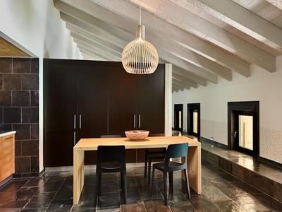 MAANJA Lake Front Suite