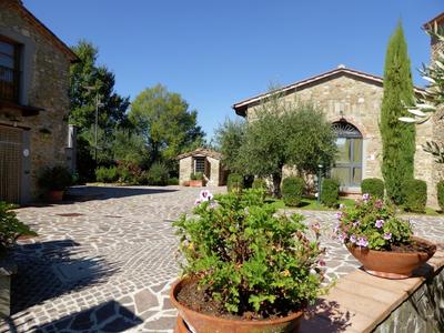 Holiday Home in Montecarelli With Pool