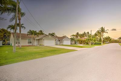 Jupiter Home w/ Patio & Grill ~ 6 Mi to Beach!