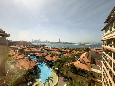 Luxury StayCation - Exquisite 1BR with Stunning Views on Palm Jumeirah
